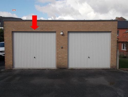                                         Garage te huur in Menen, € 82
