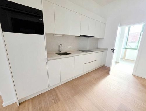                                         Appartement te koop in Borgerhout, € 235.000

