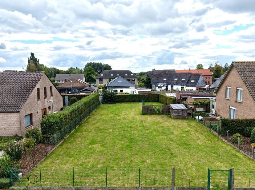 Grond te koop in Nederzwalmsesteenweg 68,
                    9750 Zingem