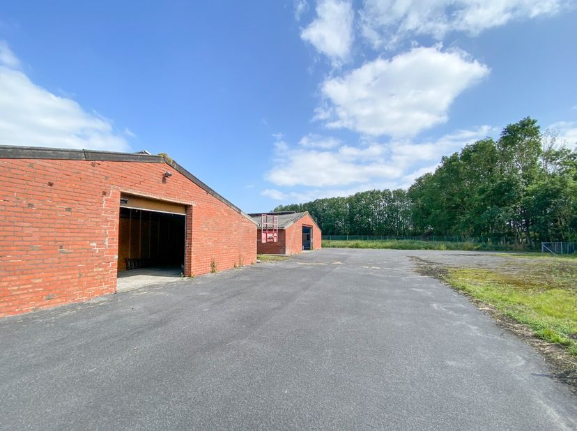 Garage à louer
                    à 8600 Kaaskerke