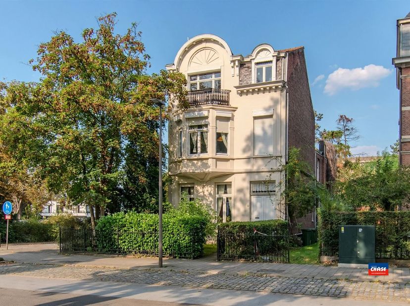 Huis te koop in Louisalei 22,
                    2660 Hoboken