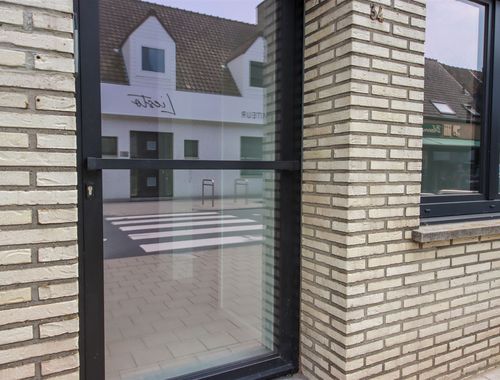                                         Burelencomplex te koop in Wevelgem, € 195.000
