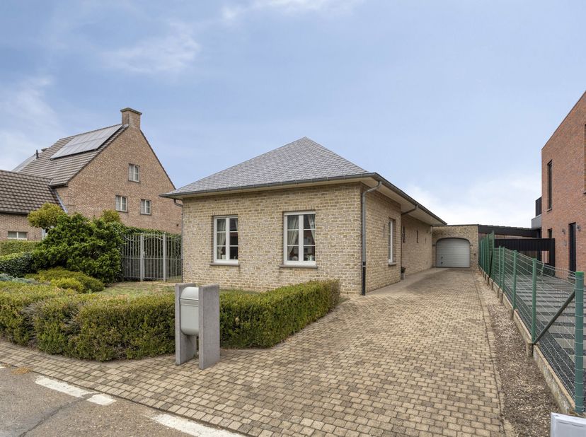 Huis te koop in Liersesteenweg 212,
                    2590 Berlaar