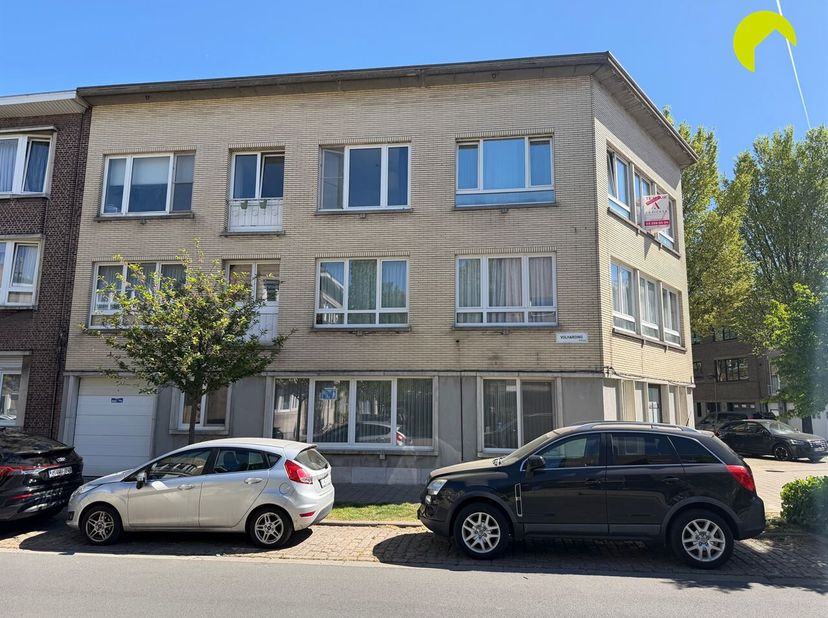 Dans le quartier recherché de l'Expo à Anvers, se trouve cet appartement lumineux au rez-de-chaussée avec un agencement pratique et des espaces polyva