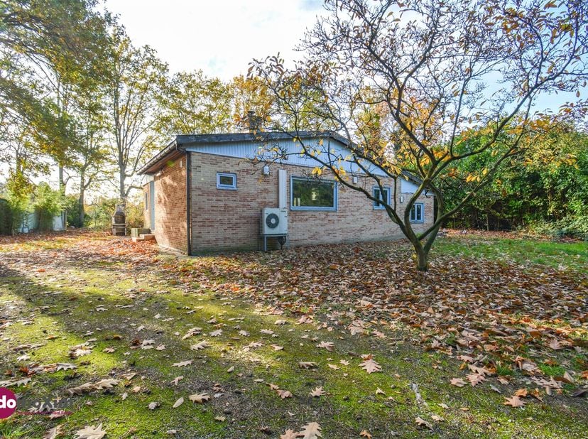 Te renoveren vakantiewoning in groene omgeving te Haacht<br />
<br />
LET OP: Domicilie is niet mogelijk!<br />
<br />
Op zoek naar een idyllisch