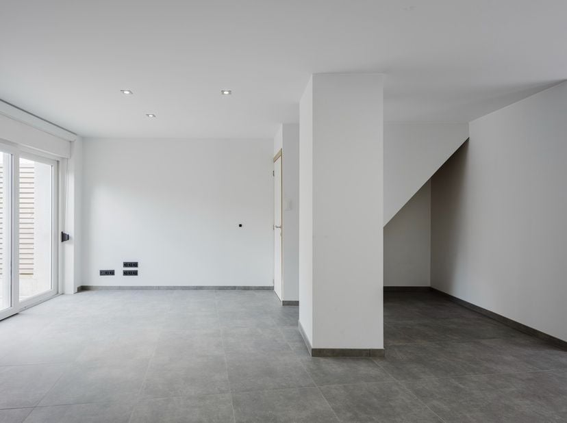 Welkom in deze recent gerenoveerde woning die werd getransformeerd naar een gezellige en instapklare woonst.&amp;nbsp;<br />
<br />
De inkomhal verwelkomt