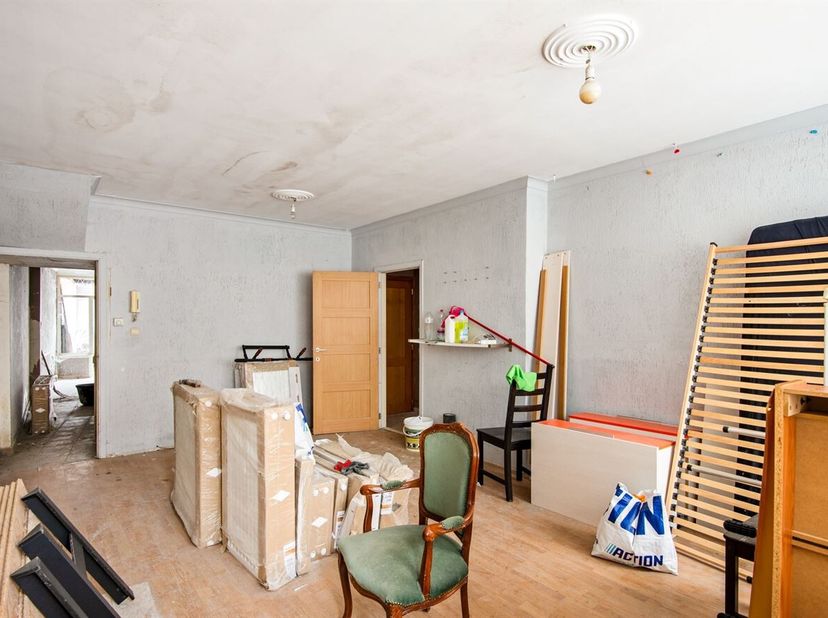 Te renoveren handelshuis met woonst en terras in het centrum van Boom<br />
In het centrum van Boom bevindt zich dit te renoveren handelshuis met woon
