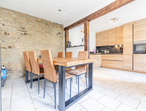                                         Maison à vendre à Saint-Léger, € 240.000
