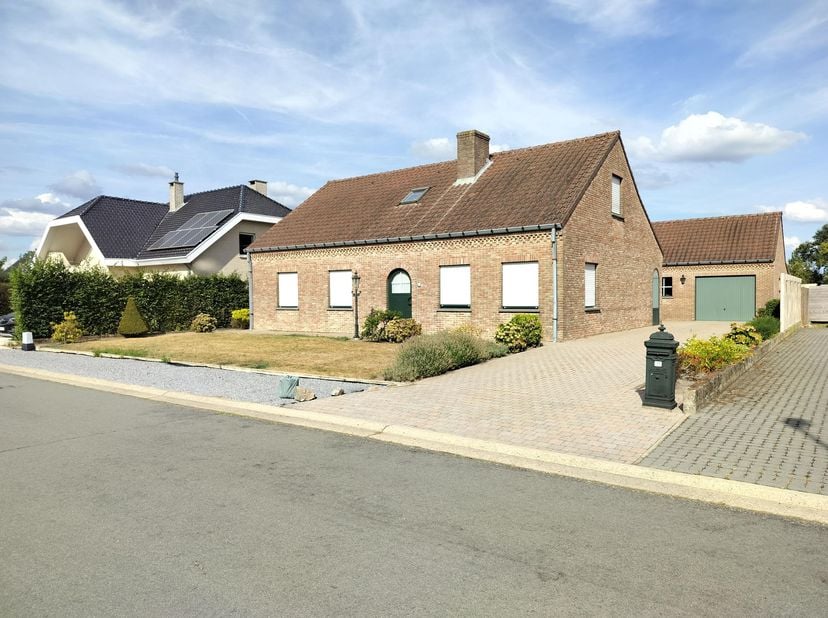 Huis te huur in Willebrordusstraat 11,
                    3910 Neerpelt