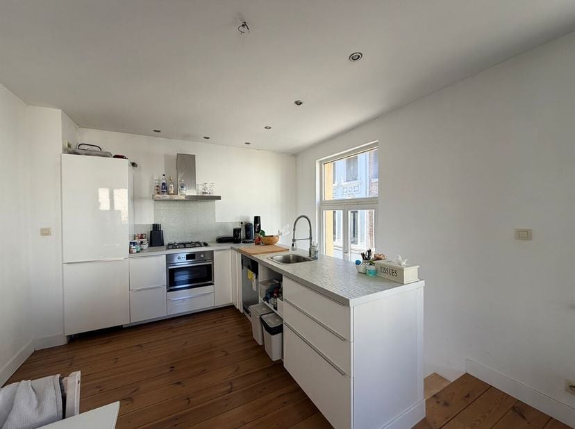 Appartement confortable de 2 chambres en duplex dans un emplacement central !<br />
Situation : Cet appartement en duplex est situé au centre de la vi
