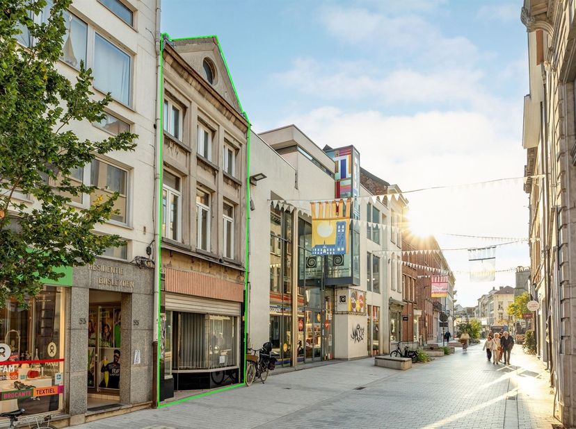 Huis te koop in Onze-Lieve-Vrouwestraat 57,
                    2800 Mechelen