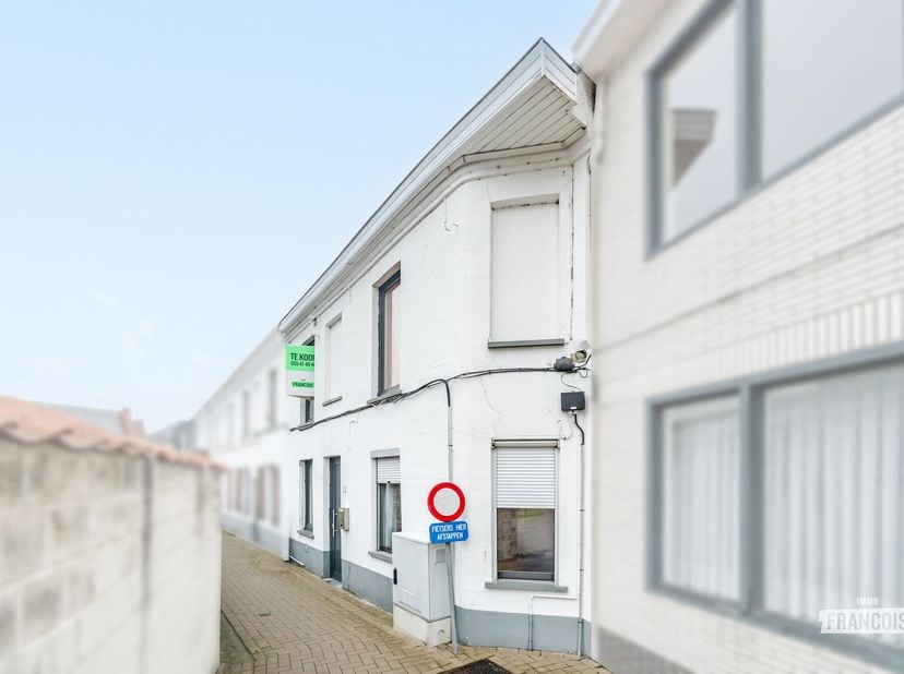 Huis te koop in Sompelstraat 12,
                    9700 Leupegem