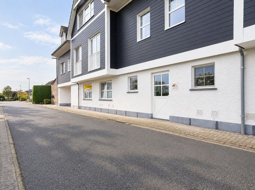 In een appartementsgebouw, residentie Het Zonnehof, bieden wij deze privé parkeerplaats aan. <br />
De parkeerplaats bevindt zich in de kelderverdiepi