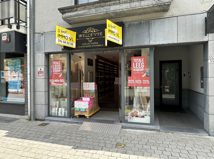 Bien professionnel à louer
                    à 2440 Geel