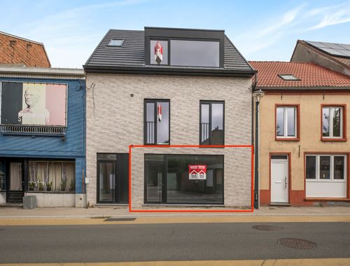                                         Handelsgelijkvloers te koop in Assenede, € 285.000
