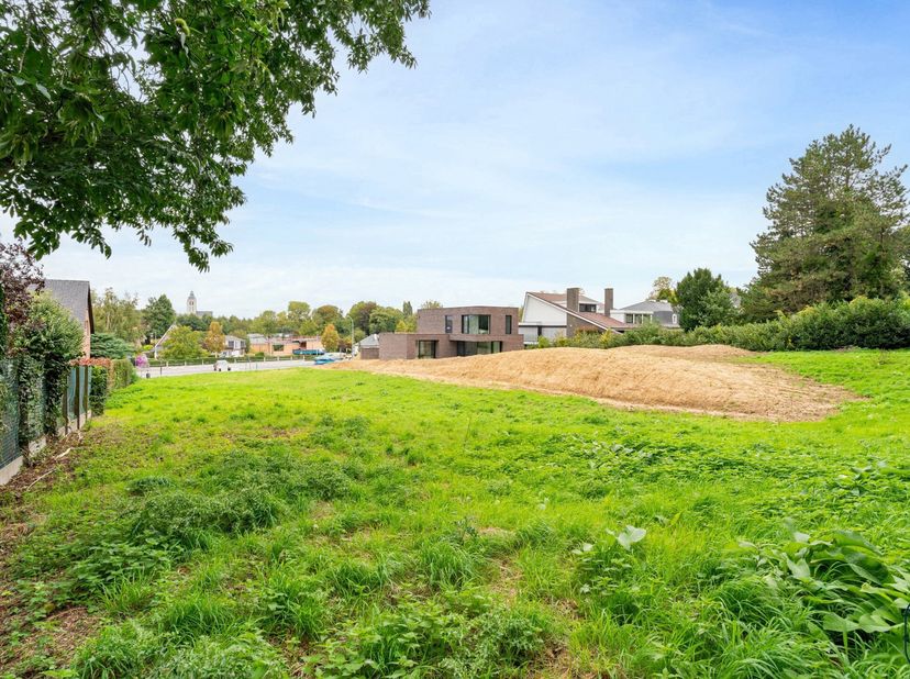 OEDGELEGEN GROND van 1585m2 te OUDENAARDE! ZICHT OP GROEN! ZUID-OOSTgericht! Geen bouwverplichting! Ideaal voor VRIJ BEROEP in combinatie met wonen! S