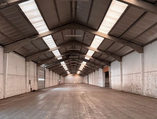                                         Bedrijfsgebouw te huur in Rumbeke, € 11.750
