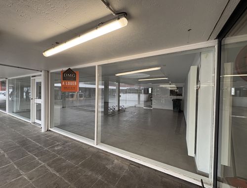                                         Handelszaak te huur in Ronse, € 850
