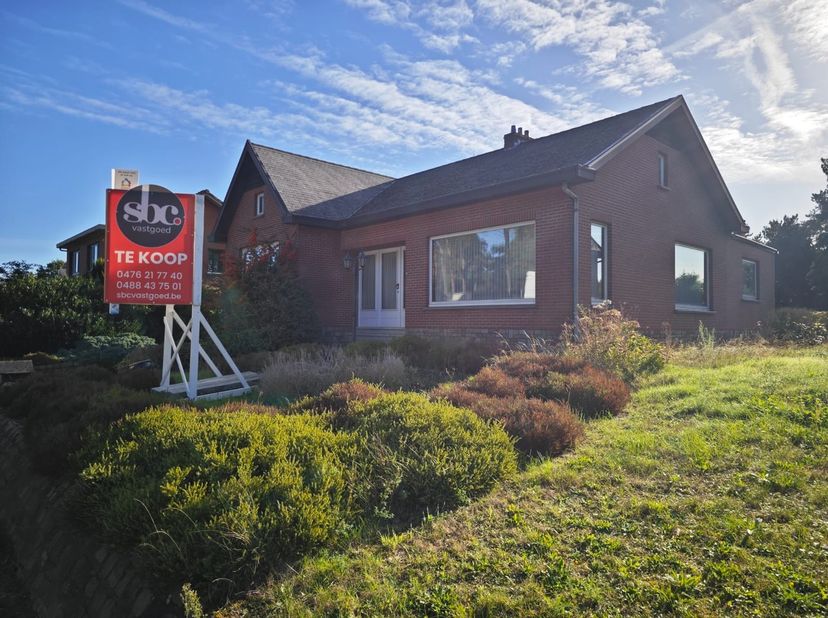 Huis te koop in Molemstraat 8,
                    3560 Lummen