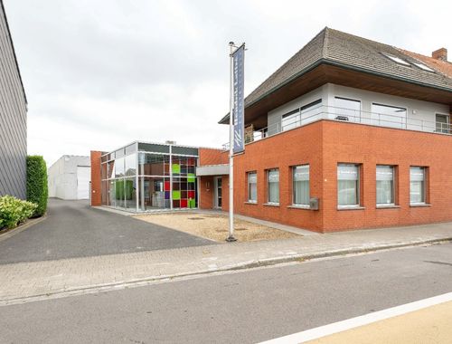                                         Opslagplaats te koop in Oostrozebeke, € 1.235.000
