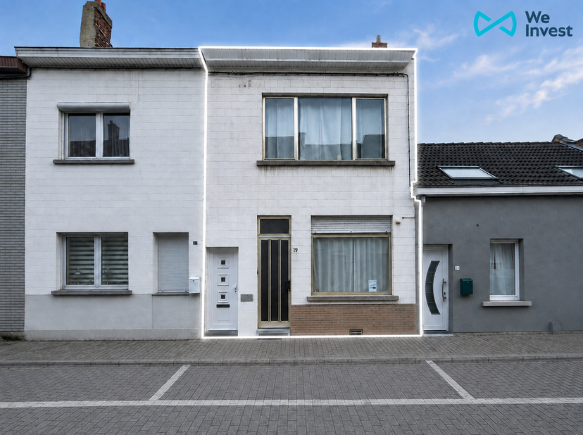 *** À VENDRE *** SINT-PIETERS-LEEUW – Maison unifamiliale à rafraichir offrant 3 chambres et une terrasse plein Sud pour une superficie totale de +/-
