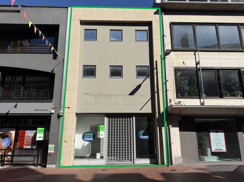 Bedrijfsvastgoed te koop in Roeselaarsestraat 62,
                    8870 Izegem
