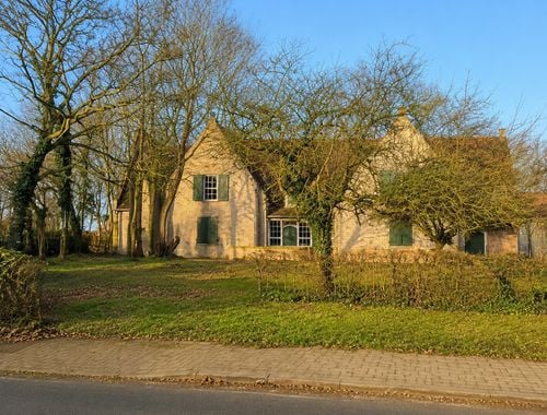                                        Villa te koop in Woumen, € 735.000
