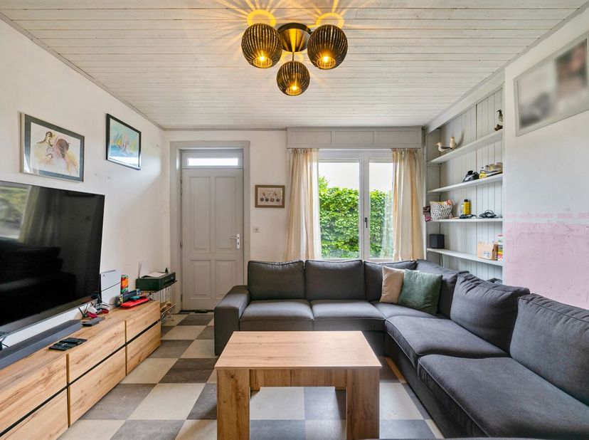 Maison avec jardin et garage sur 6a66ca<br />
 La maison date de 1949 et a besoin d'être modernisée pour répondre aux normes contemporaines.<br />
 Si