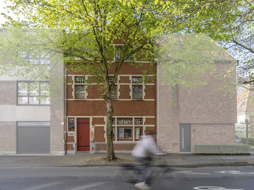 Plan nu uw bezoek vanaf 16/06!<br />
<br />
Bent u op zoek naar een karaktervolle woning te koop in Marke met uitzonderlijke volumes, veel lichtinval