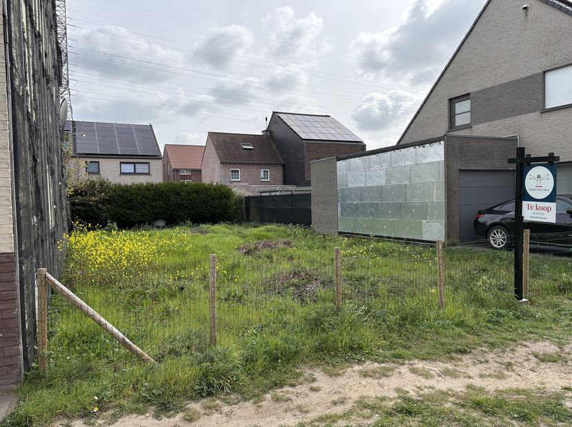 Vous recherchez l'emplacement idéal pour construire la maison de vos rêves dans les environs de Gand ? Alors ce terrain à bâtir situé dans la rue Elza