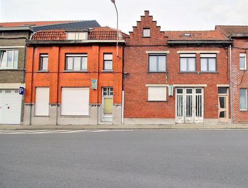                                         Commercieel Gebouw te koop in Moeskroen, € 250.000
