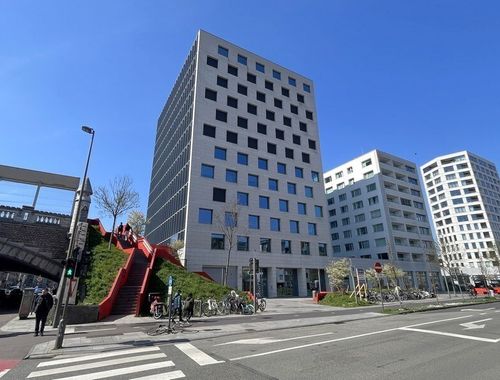                                         Bureaux à louer à Antwerpen, € 14.985
