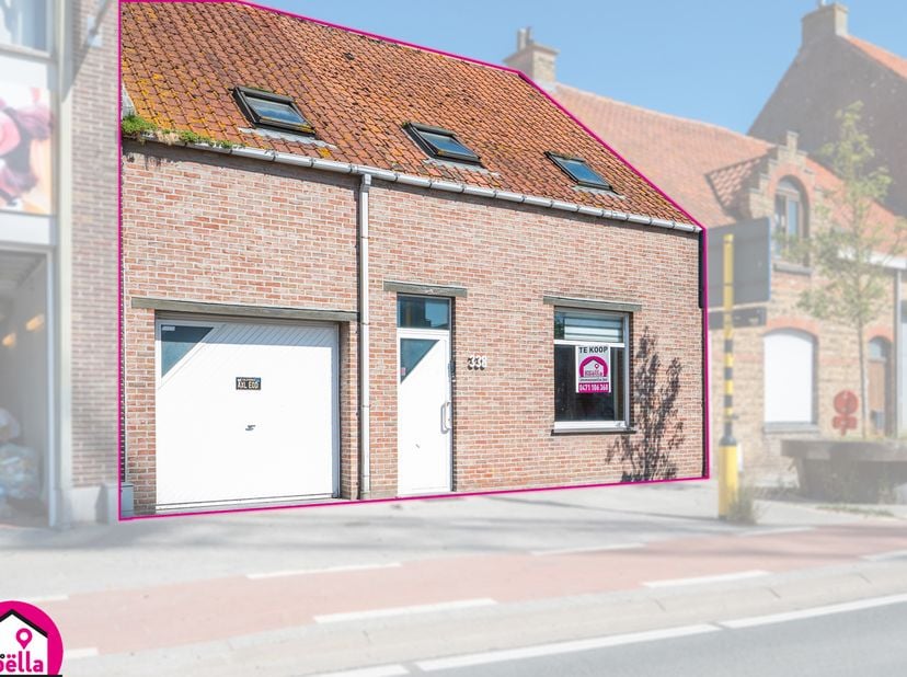 Te koop: te renoveren rijwoning op toplocatie<br />
Deze charmante rijwoning biedt een uitstekende kans voor wie op zoek is naar een renovatieproject