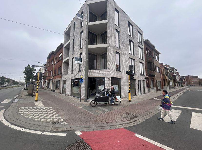 Bien professionnel à louer
                    à 2170 Merksem