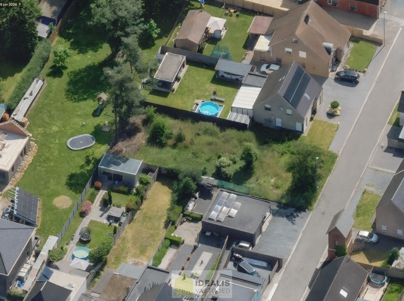 KNAPPE BOUWKAVEL VOOR OPEN BEBOUWING VAN 5A 42CA OP EEN GROENE RUSTIGE LOCATIE IN LOMMEL KOLONIE! Deze bouwkavel met een oppervlakte van 5a 42ca biedt