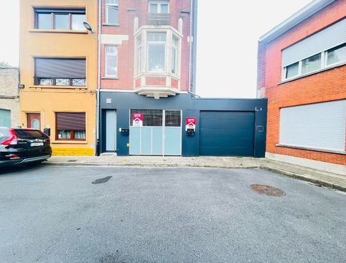                                         Gelijkvloers app. te koop in Menen, € 100.000
