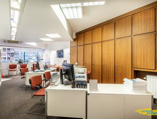                                         Bien commercial à louer à De Panne, € 875
