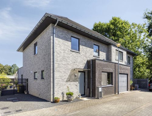                                         Woning te koop in Hever, € 615.000
