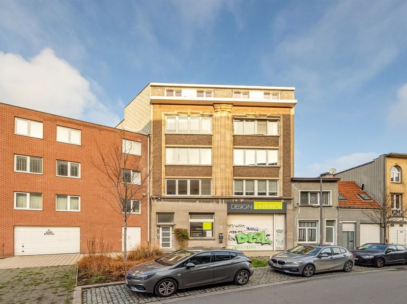 Cet appartement est bien situé dans un quartier en plein développement. Au bout de la rue commence le Park Spoor Noord. Le Park Spoor Noord est l'un d