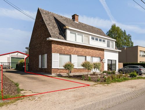                                         Entrepôt à louer à Sint-Niklaas, € 1.500

