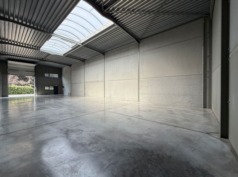 Bien professionnel à vendre
                    à 9900 Eeklo