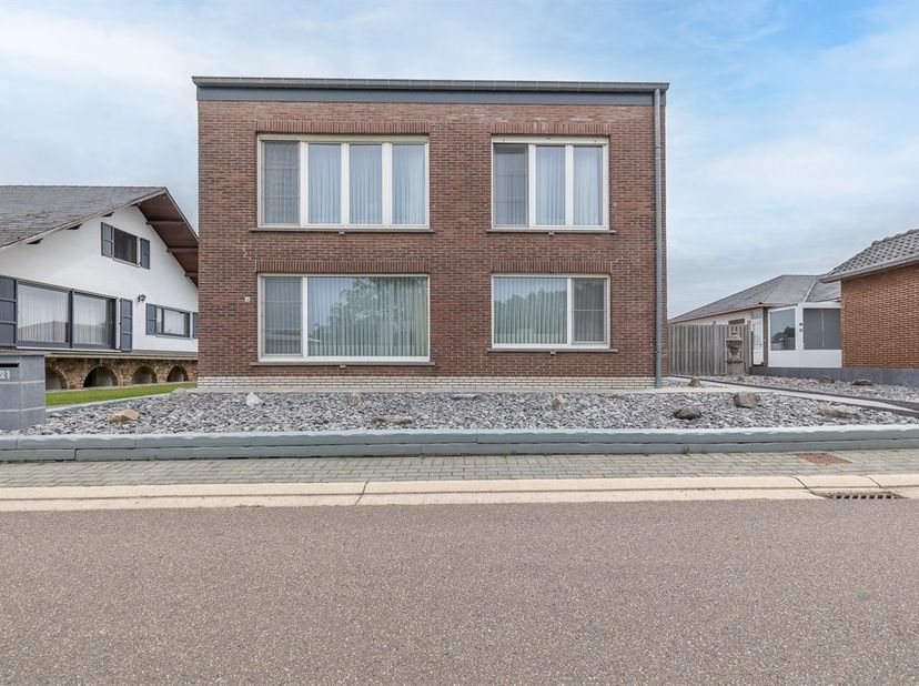 Sommige woningen voelen meteen vertrouwd aan. Dit is er zo één.<br />
<br />
In het rustige Ter Hoeve in Testelt vindt u deze bijzonder verzorgde open
