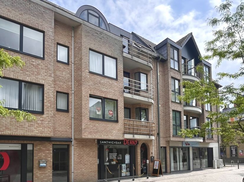 CHARMANT APPARTEMENT 2 CHAMBRES<br />
<br />
Charmant appartement deux chambres de 95 m², bien entretenu, situé au Toekomststraat 2, 1800 Vilvorde, à