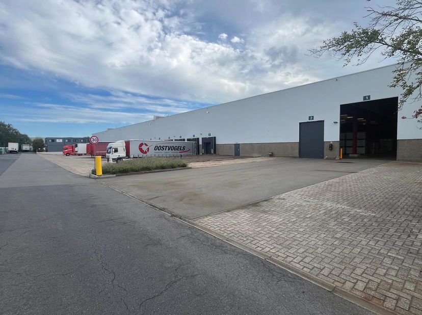 Bedrijfsvastgoed te huur in Pedro Colomalaan 11,
                    2880 Bornem