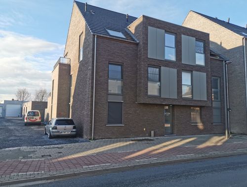                                         Appartement te huur in Zwevezele, € 750
