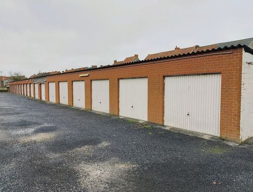                                         Garage à vendre à Heule, € 18.500
