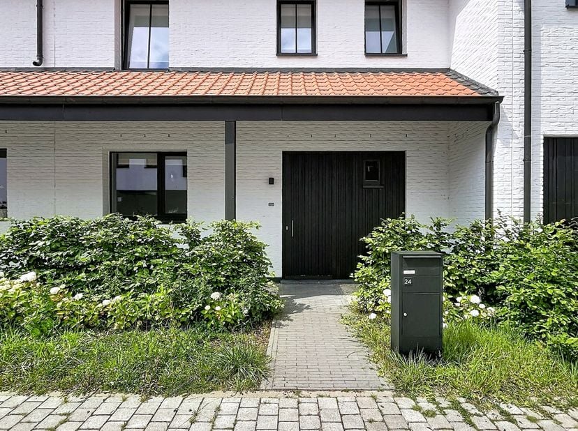 BEZOEK AANVRAGEN VIA ONZE WEBSITE!<br />
Hoe vraag ik een bezoek aan?<br />
TROEVEN<br />
- Modern &amp;amp; Energiezuinig<br />
- Unieke &amp;amp; Gunstige l