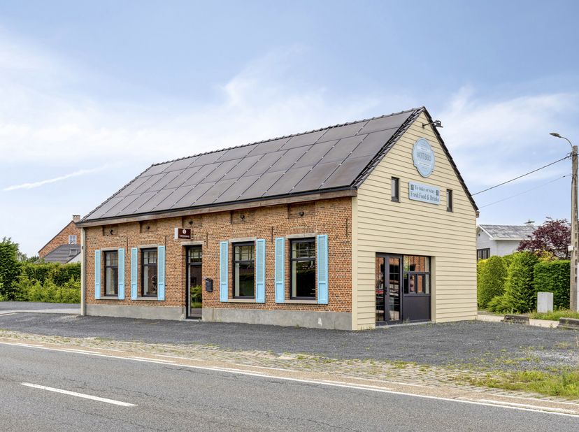 <br />
<br />
<br />
<br />
Op een uiterst commerciële zichtlocatie langs de drukke gewestweg tussen Aarschot en Lier, in Heist-op-den-Berg, bevindt z