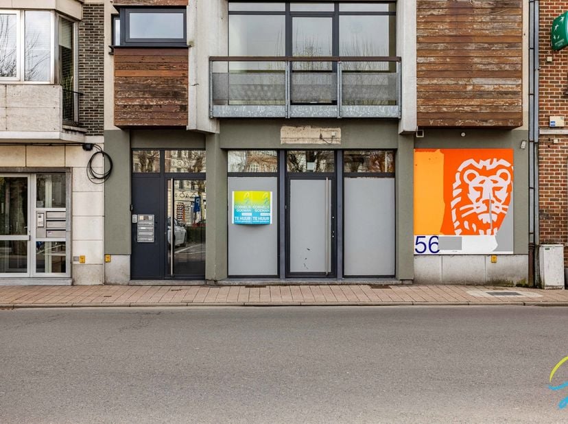 Te Huur: Kantoorgebouw op Uitstekende Locatie<br />
Bent u op zoek naar een professioneel en instapklaar kantoorgebouw voor uw onderneming? Dit ruime