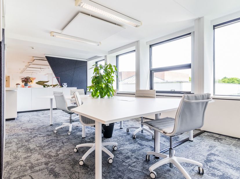 DOLCE LA HULPE <br />
COWORKING WIP &amp;nbsp;: site exceptionnelle, de tr&amp;egrave;s haut de gamme, totalement remis &amp;agrave; neuf<br />
&amp;nbsp;<br />
Site